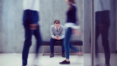 Ecranul care ne epuizează: Cum ne controlează smartphone-ul comportamentul?