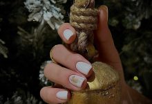 Unghii de Crăciun 2025: eleganță simplă și inspirație modernă