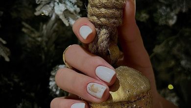 Unghii de Crăciun 2025: eleganță simplă și inspirație modernă