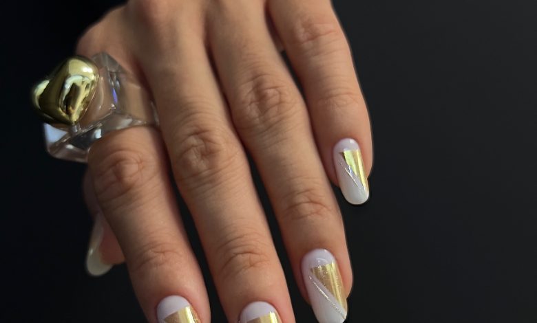 Manichiură de sărbătoare: strălucire care fură privirile