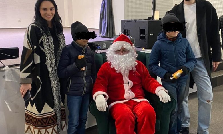 Maratonul generozității în săptămâna 15-19 decembrie: Dana Voiculescu și echipa fundației au oferit cadouri pentru 500 de copii din patru județe