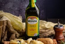 Monini aduce aroma autentică a Italiei în preparatele de sărbători. Gust premium, ingrediente curate, traditie milenară – în fiecare sticlă de ulei extravirgin