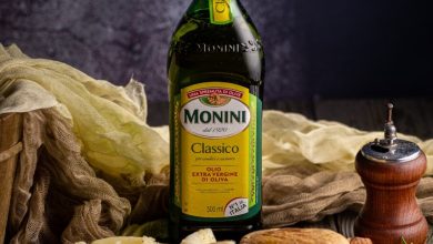 Monini aduce aroma autentică a Italiei în preparatele de sărbători. Gust premium, ingrediente curate, traditie milenară – în fiecare sticlă de ulei extravirgin
