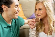 Sondaj Mondelēz International State of Snacking: Amintirile de sărbători contribuie la formarea alegerilor noastre în materie de gustări