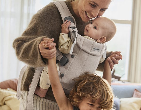 Ce înseamnă cu adevărat ergonomia la marsupiile pentru bebeluși și de ce contează din prima zi?