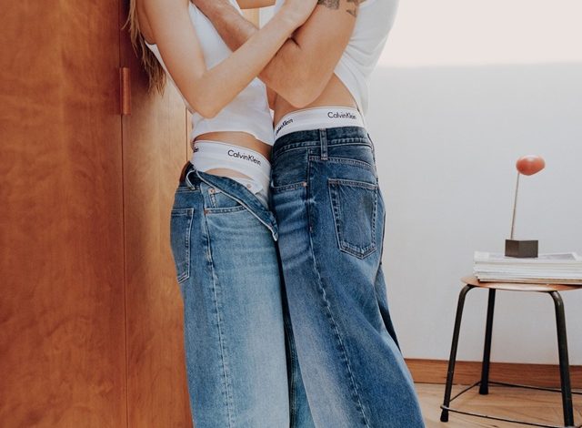 Calvin Klein lansează campania de Ziua Îndrăgostiților „Our Calvins” cu actorii Grace Van Patten și Jackson White