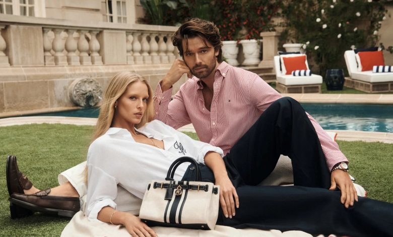 TOMMY HILFIGER INVITĂ O NOUĂ GENERAȚIE SĂ PĂȘEASCĂ ÎN LUMEA CLASSIC AMERICAN COOL PENTRU CAMPANIA DE PRIMĂVARĂ 2026