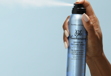 Păr cu volum aerat și mișcare naturală: rutina care aduce lejeritate, fără să încarce firul