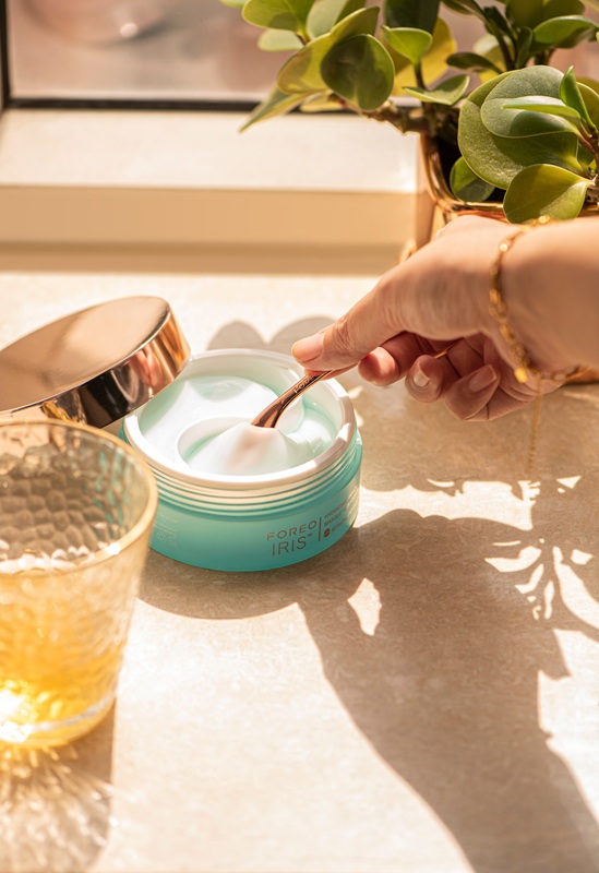 Conturul ochilor: de ce îmbătrânește mai repede și cum îl protejezi corect