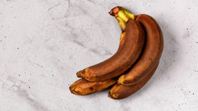 Nu arunca bananele prea coapte: 9 trucuri care te salvează de risipă