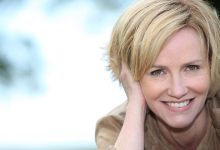 Cărarea laterală, noul statement al sezonului - Tendința de pe podiumuri care transformă orice coafură 