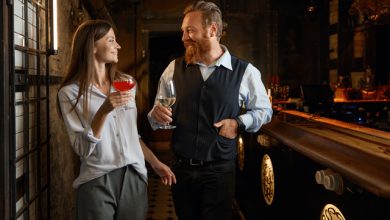 Fascinația vârstei: De ce sunt bărbații maturi atât de atractivi pentru femei?