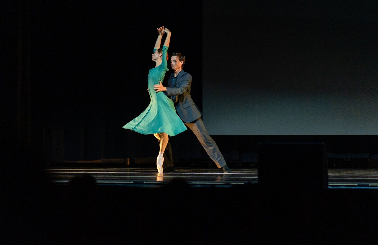 Bucharest International Ballet Gala a transformat Sala Palatului într-o scenă a baletului mondial. Cei mai mari artiști ai baletului mondial, ovationati minute în șir