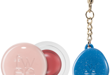 Primăvara în detalii: machiajul care se poartă ca un accesoriu