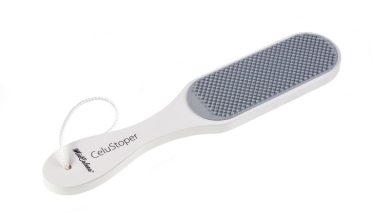 Primăvara aceasta, pielea ta intră în lumina reflectoarelor – cu CeluStoper® HOME de la Mia Calnea