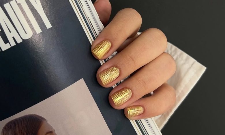 Manichiura primăverii 2026: culorile și modelele care definesc sezonul