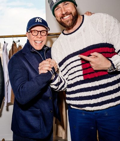 ommy Hilfiger îl întâmpină pe Travis Kelce, o figură emblematică a fotbalului american, în calitate de ambasador global al brandului și colaborator creativ