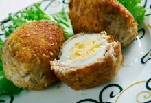 Chiftele umplute cu ouă fierte tari