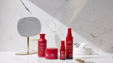 Păr creț fără frizz: cum îți transformi buclele într-o versiune disciplinată, hidratată și perfect definite?