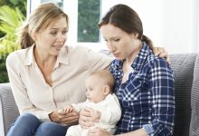 Primești sfaturi nesolicitate privind creșterea copiilor? Cum le gestionezi cu calm și limite sănătoase?