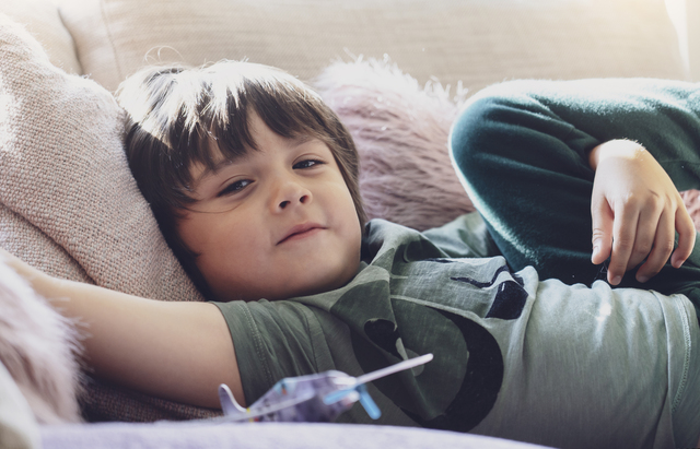 Energia copiilor primăvara. De ce copiii mici sunt mai obosiți primăvara și cum îi ajutăm să‑și recapete energia?