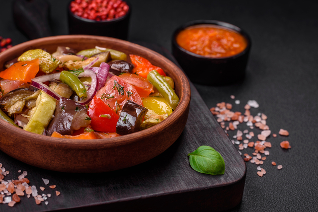 Curry vegetarian – simplu, aromat și perfect pentru toată lumea