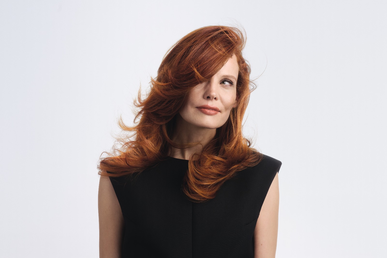 Copper, cherry sau ginger? Cum păstrezi efectul glossy al părului roșcat mai mult timp?