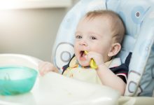 Fructele în înțărcare: când le introducem și cum le oferim în siguranță bebelușului