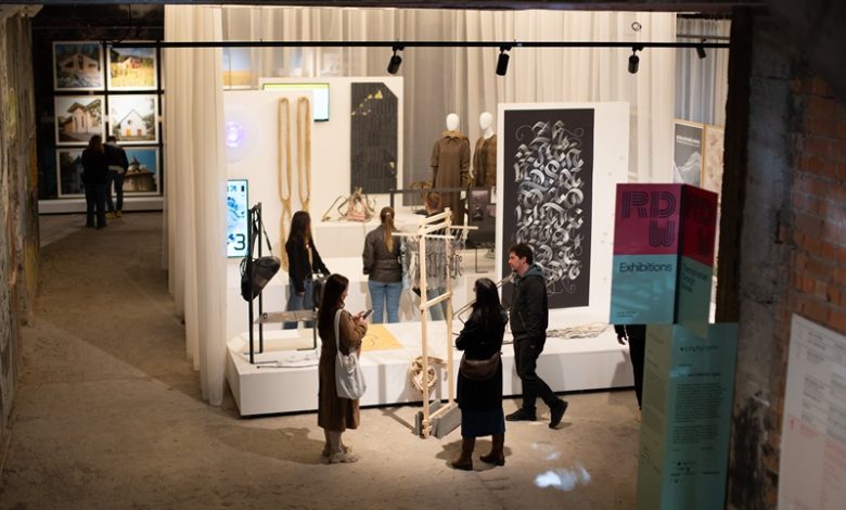 Ce se întâmplă când dai unui telefon o galerie de artă? Vino să afli la CINA, 19 – 20 iunie