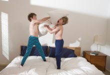 Certuri între copii: când să intervii și cum să faci asta?