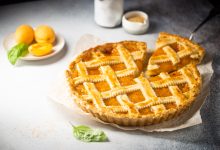 Crostata cu piersici și amaretti