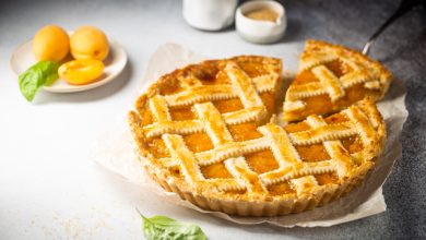 Crostata cu piersici și amaretti