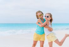 În vacanță fără părinți. De la ce vârstă poate un copil să plece în vacanță fără părinți?