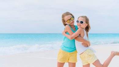 În vacanță fără părinți. De la ce vârstă poate un copil să plece în vacanță fără părinți?