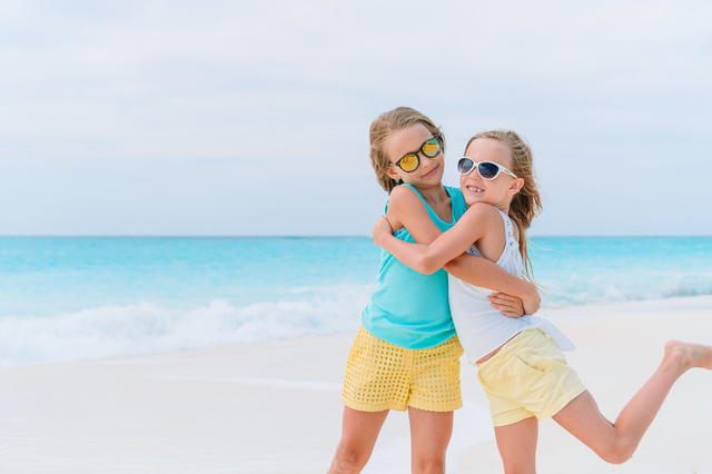 În vacanță fără părinți. De la ce vârstă poate un copil să plece în vacanță fără părinți?