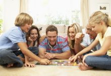 Relațiile intergeneraționale: de ce contează și cum ne îmbogățesc viața?