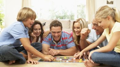 Relațiile intergeneraționale: de ce contează și cum ne îmbogățesc viața?