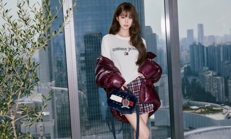 TOMMY JEANS DEZVĂLUIE CAMPANIA DE TOAMNĂ 2026 CU AMBASADOAREA GLOBALĂ A BRANDULUI JANG WONYOUNG