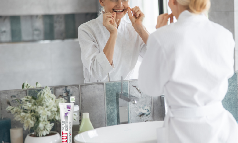 Descoperă noua gamă LACALUT® PURE, îngrijirea dentară pură, inspirată din natură.