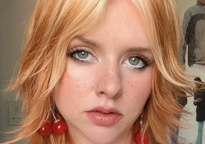 Strawberry blonde: o culoare de păr cu mai multă personalitate